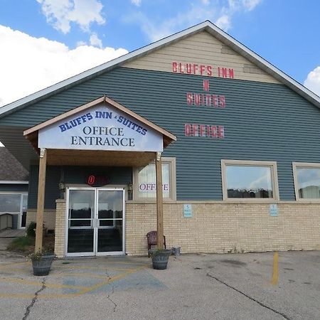 The Bluffs Inn & Suites Decorah Esterno foto