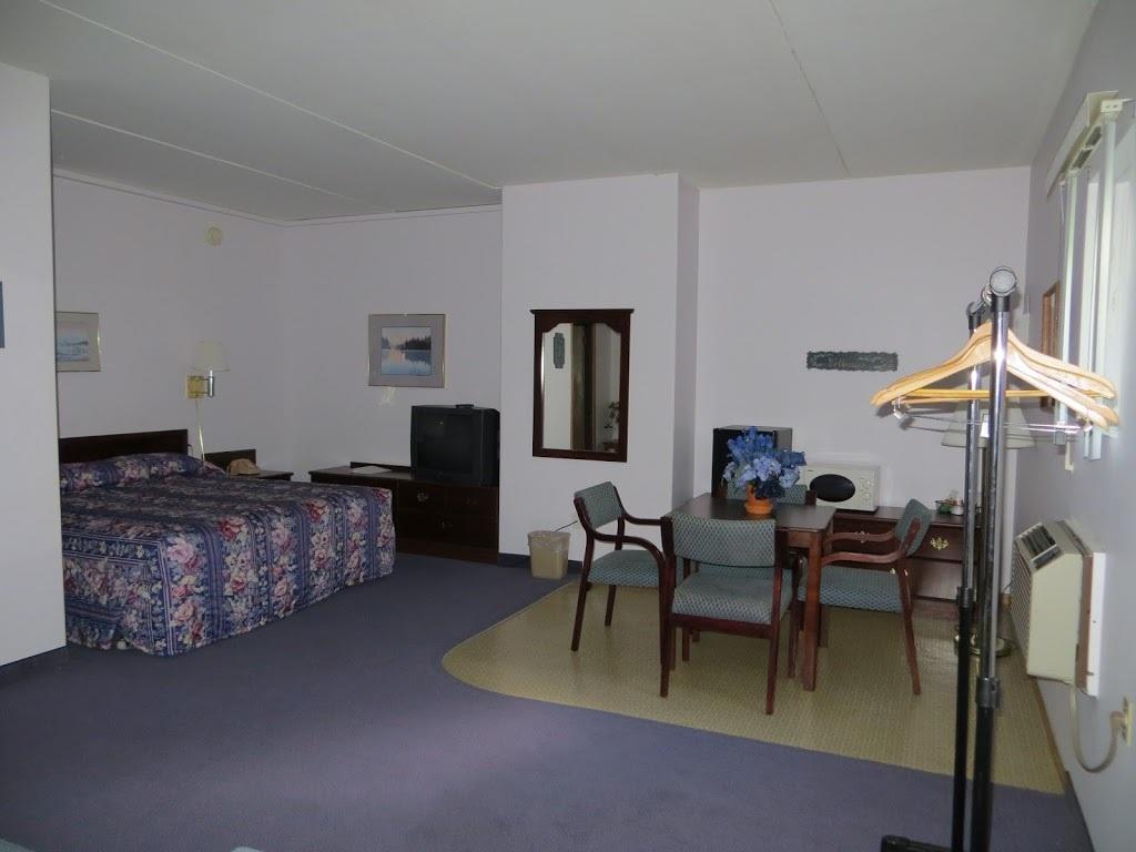 The Bluffs Inn & Suites Decorah Esterno foto